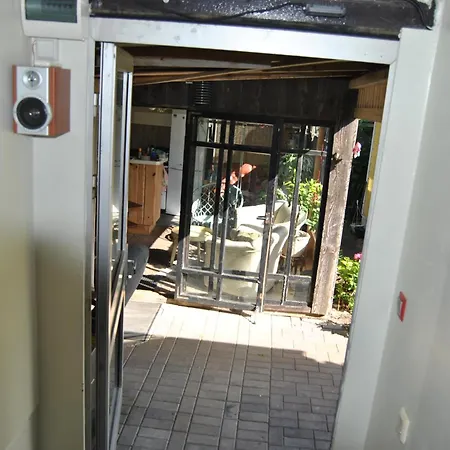 Glampingbus Κάμπινγκ Kärdla